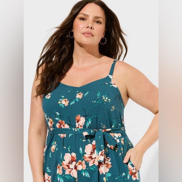 Like New! Torrid Rayon Slub Easy Culotte Jumpsuit, Size 0X (L/12) - Picture 3 of 7